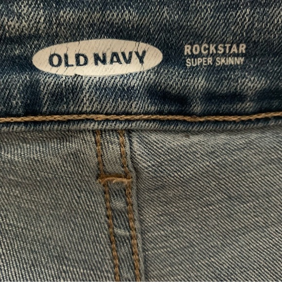 Old Navy Rockstar Super skinny Jeans - Picture 7 of 8